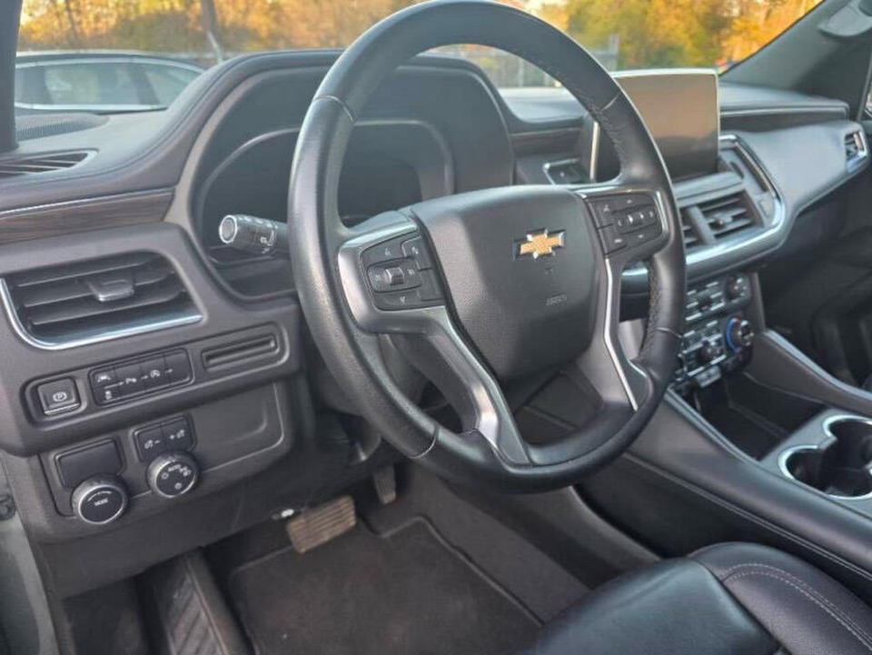 V8 Presence: Own the Premium Lane