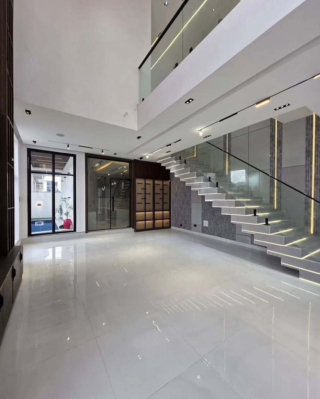 Sleek 5-Bed Dulex with Pool in Prime Lekki