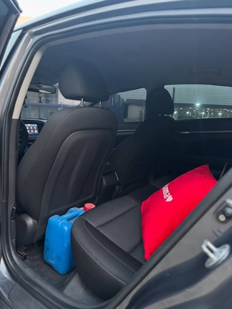 2018 Hyundai Elantra: Premium Ride, ₦14M