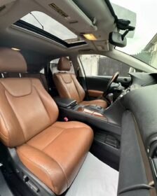 Luxury Tokunbo Lexus RX350: Power & Comfort