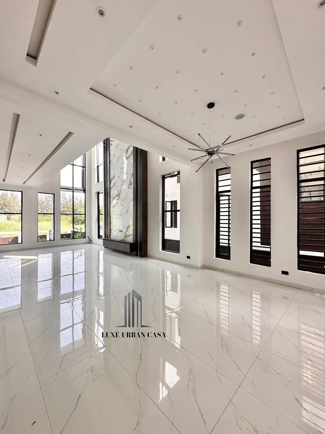 Lekki’s Ultimate 5-Bedroom Oasis with Pool