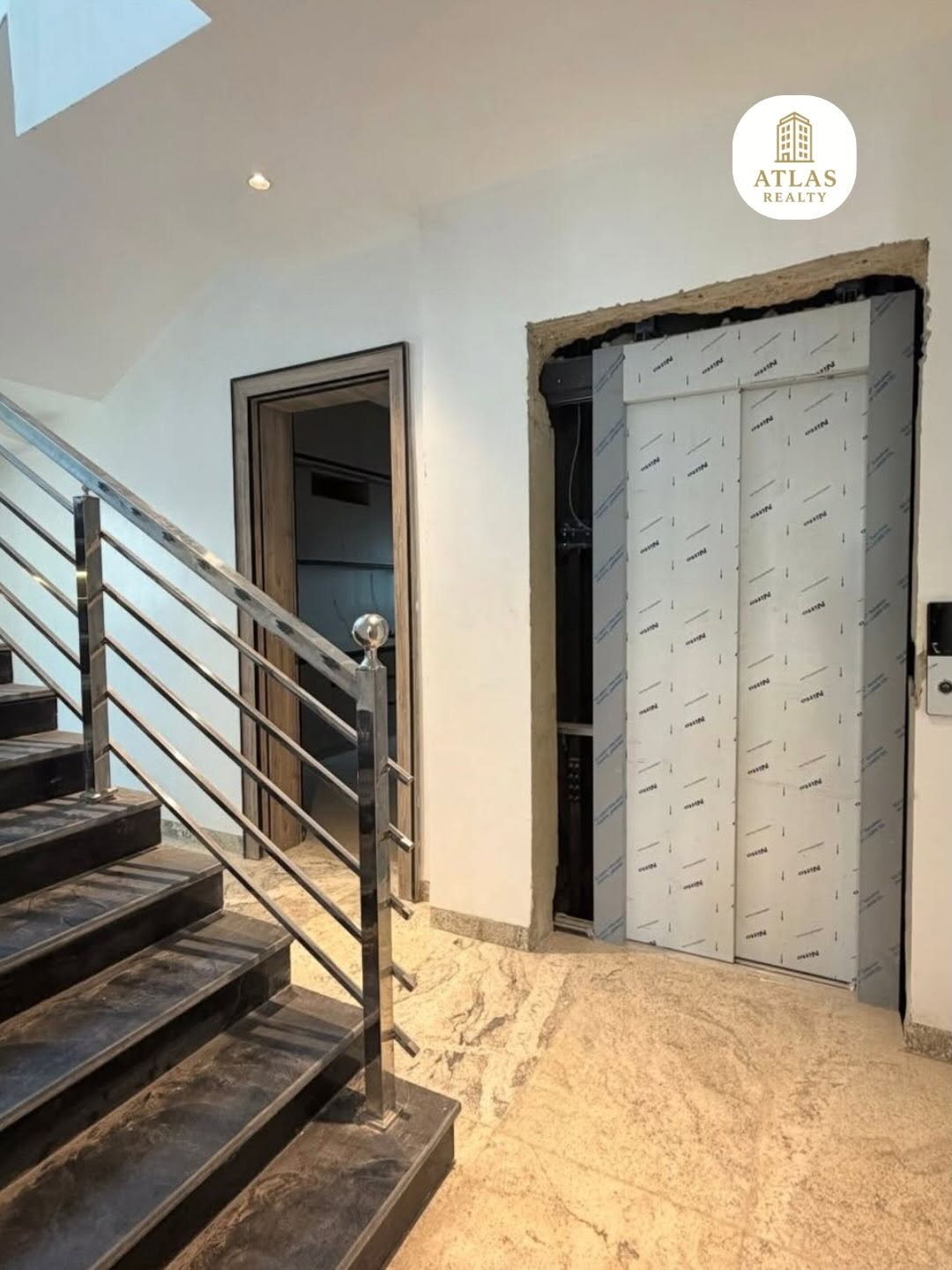 Maitama’s Grand 5-Bedroom Estate: Elevator & Rooftop Views