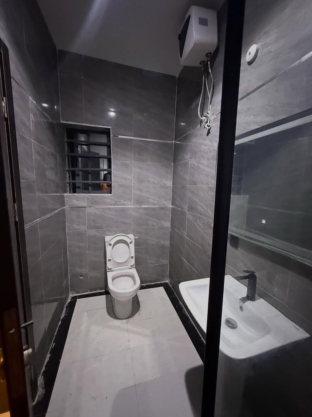 Lekki Phase 1 Gem: Spacious 2 & 3 Bed En-Suite Apartments