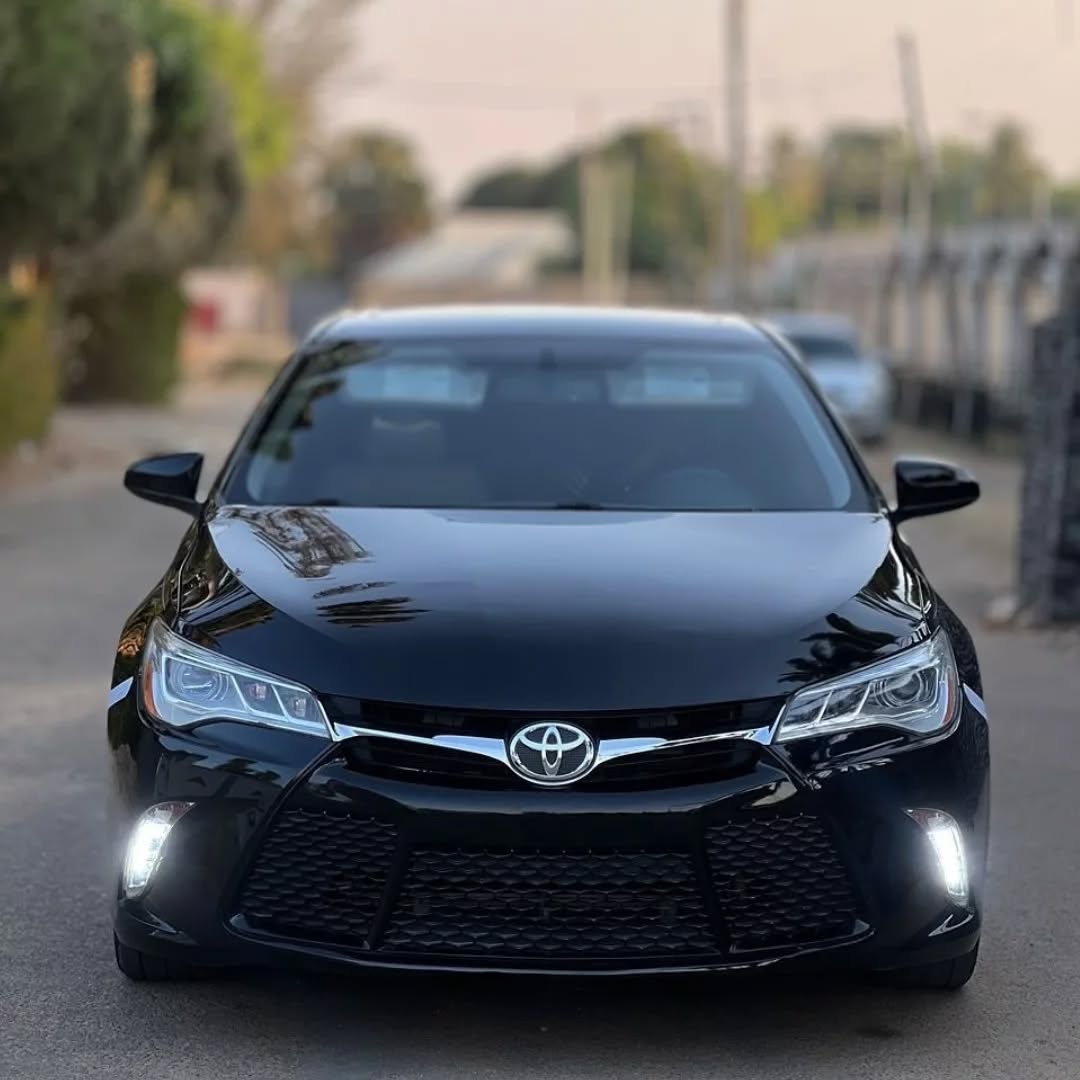 2016 Camry XSE V6: Untamed Power, Immaculate Condition