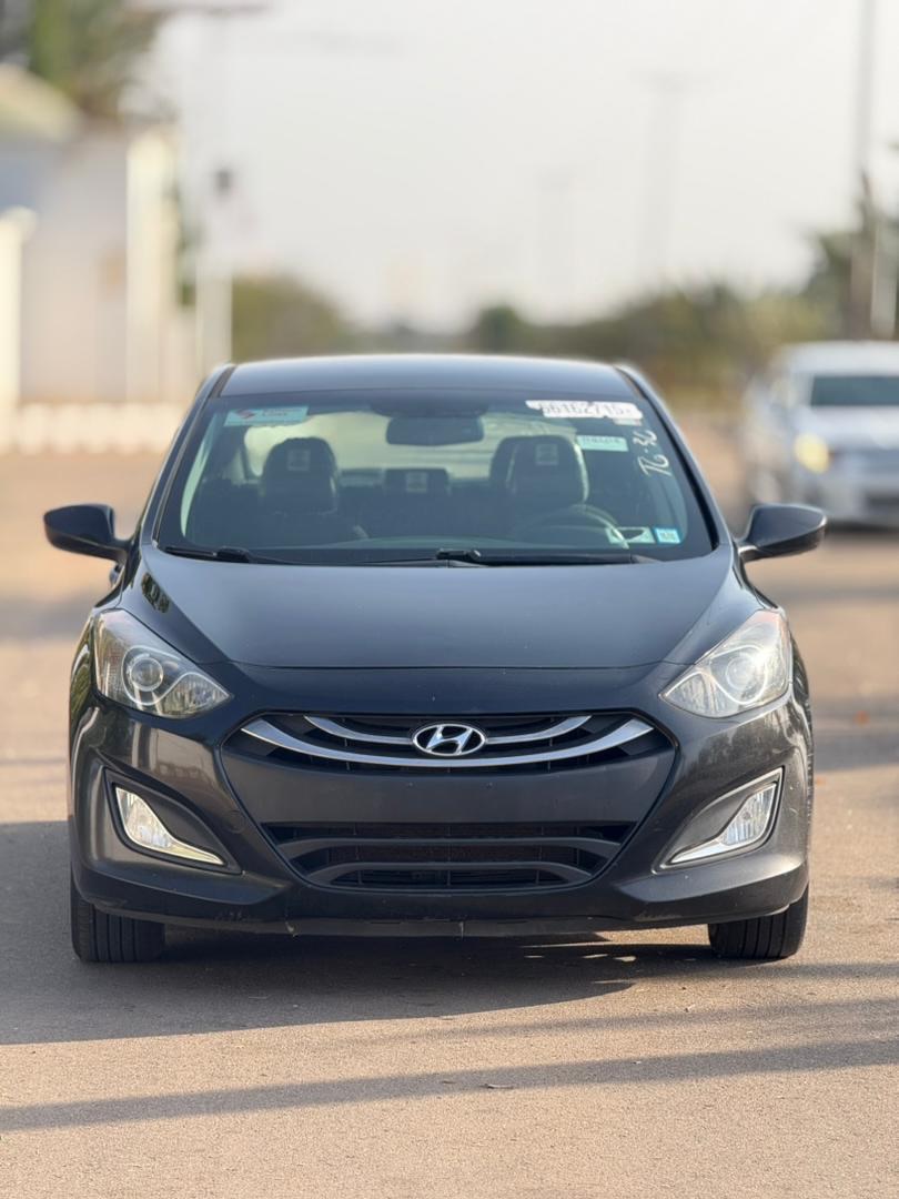 2013 Hyundai Elantra GT: 13m, Original Papers