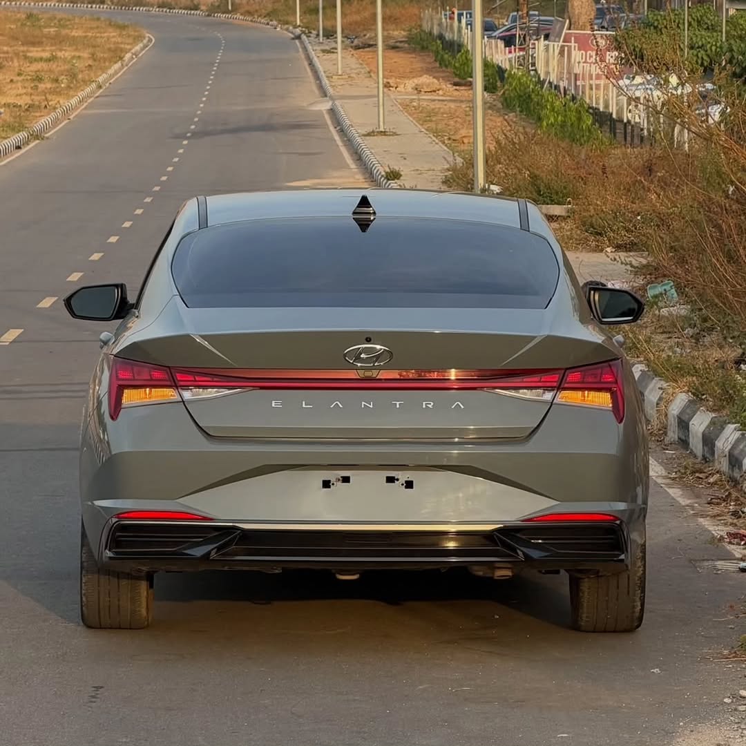 2023 Elantra Luxury: 65K Miles, Premium Style