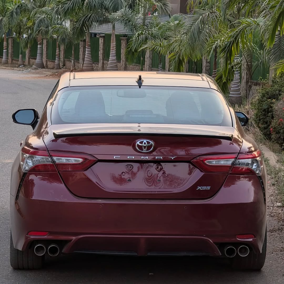 2018 Camry XSE V6: Fully Loaded Luxury