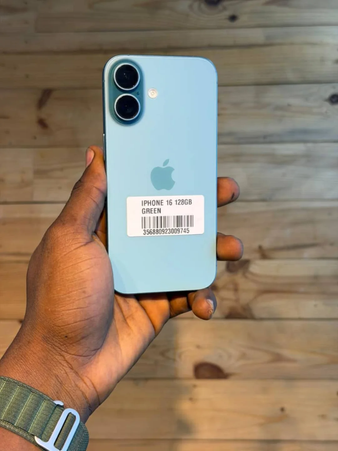 Unlock UK iPhone 16: 128GB, Dual SIM, ₦930k Deal