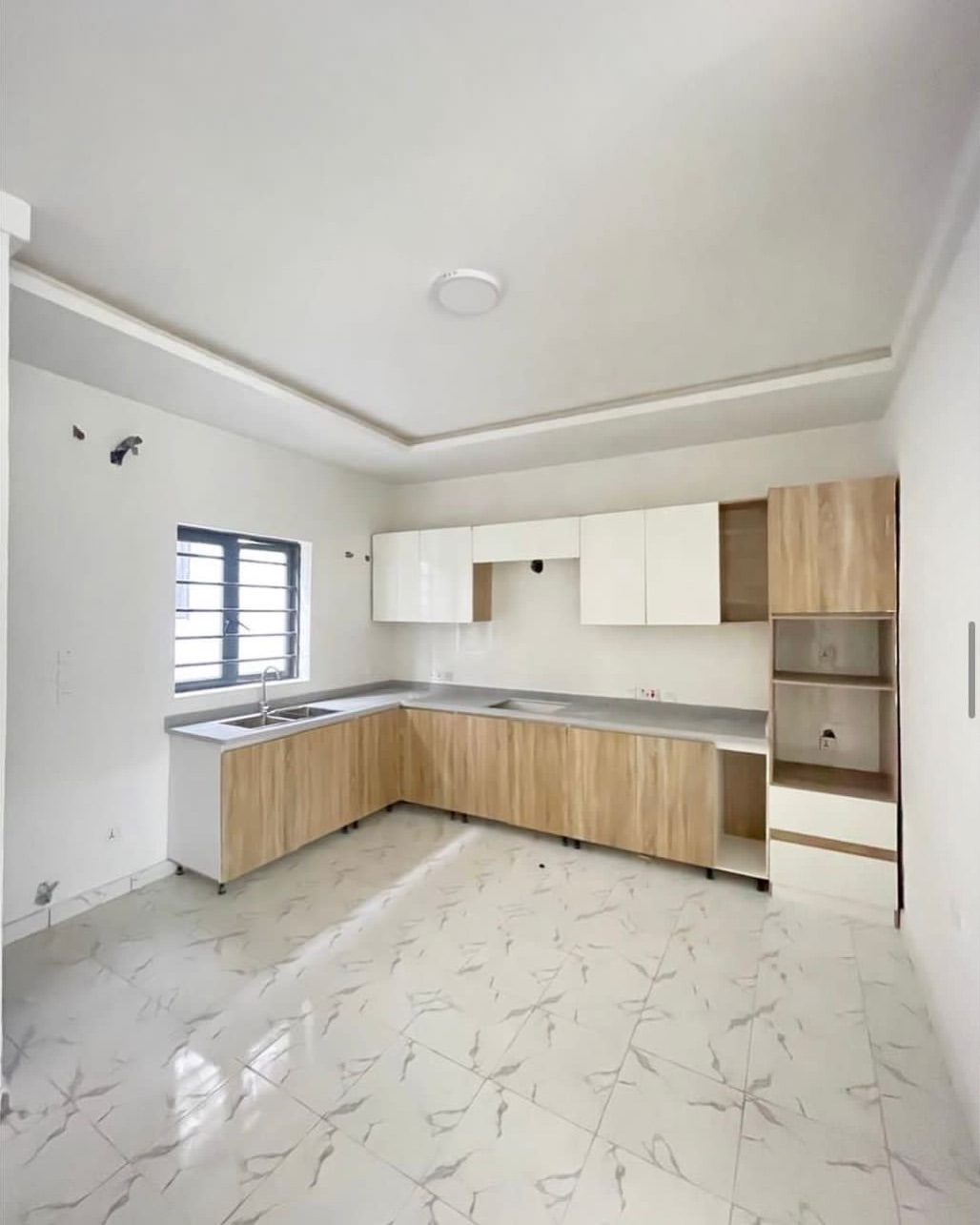 Distress Sale: Prime VGC 2-Bed Gem!