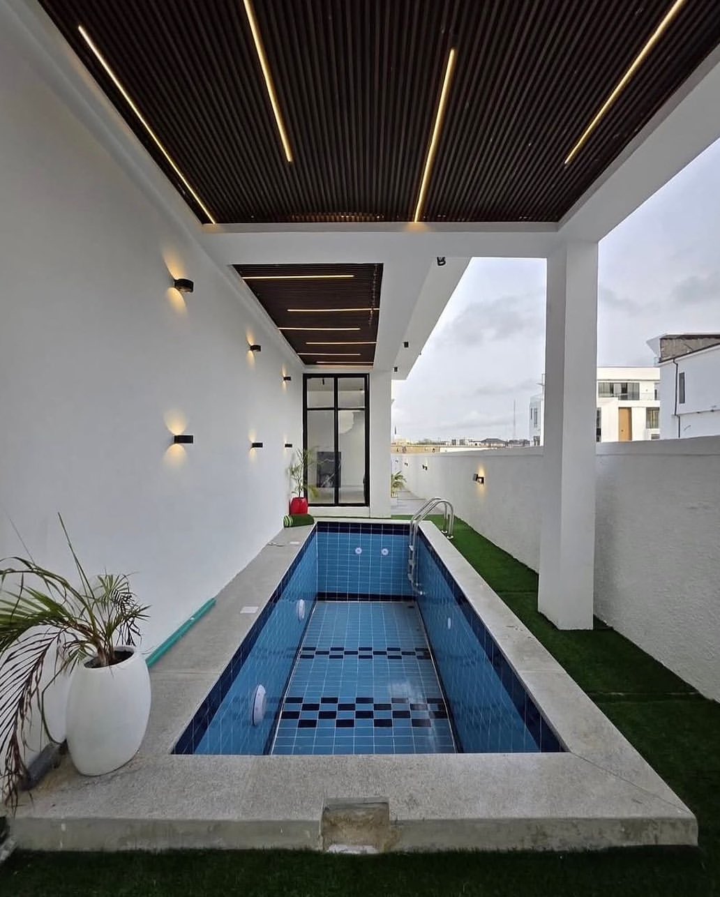 Sleek 5-Bed Dulex with Pool in Prime Lekki