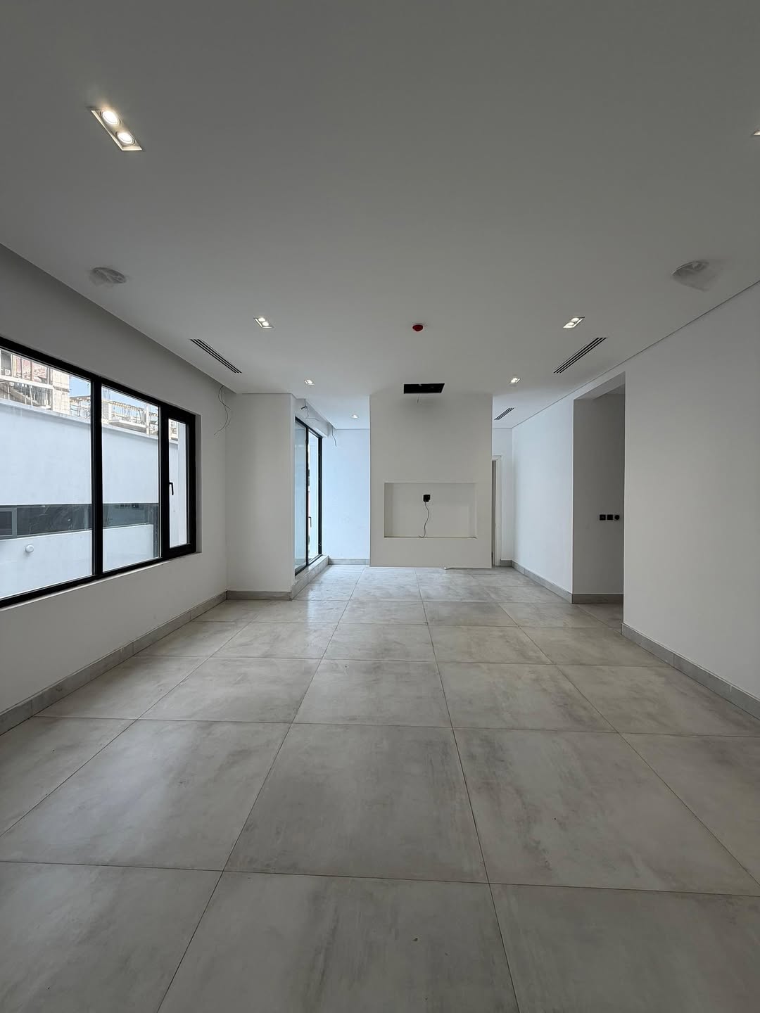 Ikoyi’s Ultimate Smart Home: Pool, Cinema & Rooftop Views