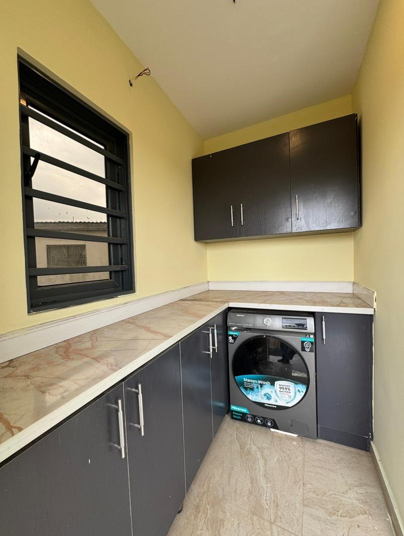 Serene 5-Bedroom Haven with Pool & Gym in Anthony