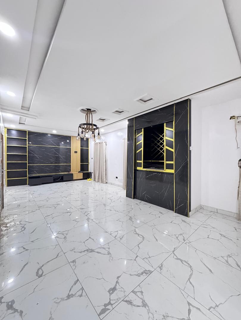 Lekki’s Grand 5-Bedroom Haven in Megamound Estate