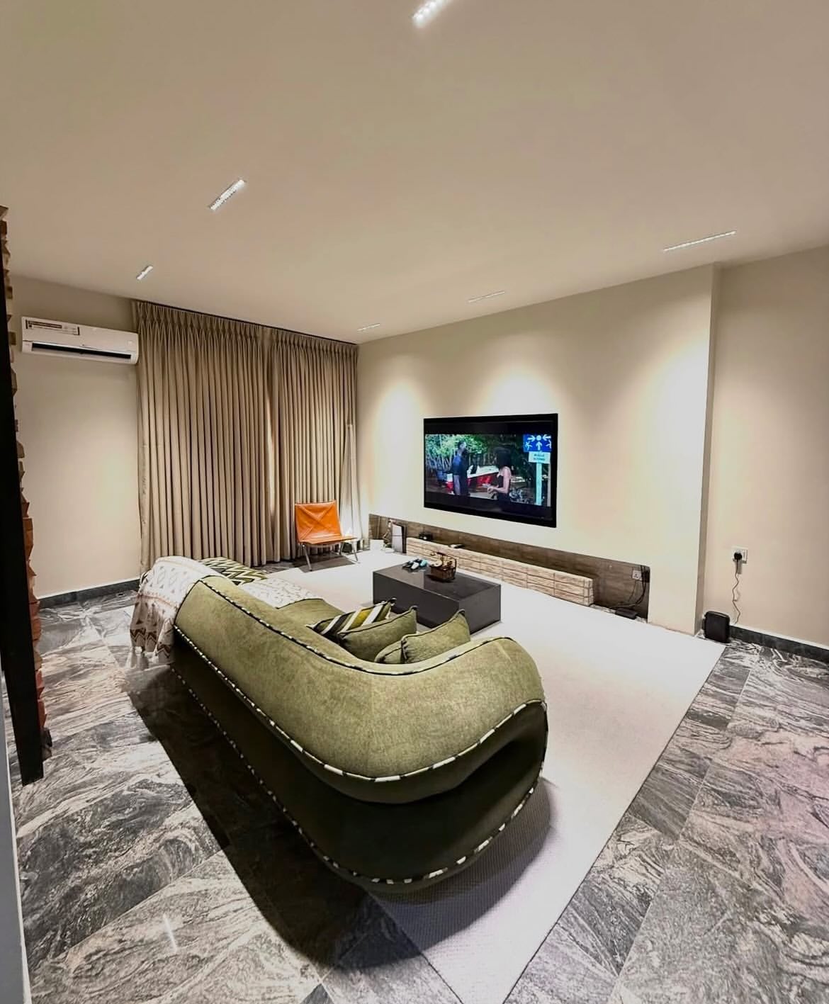 Ultimate Entertainment Haven: 3BR Duplex w/PS5 & Cinema