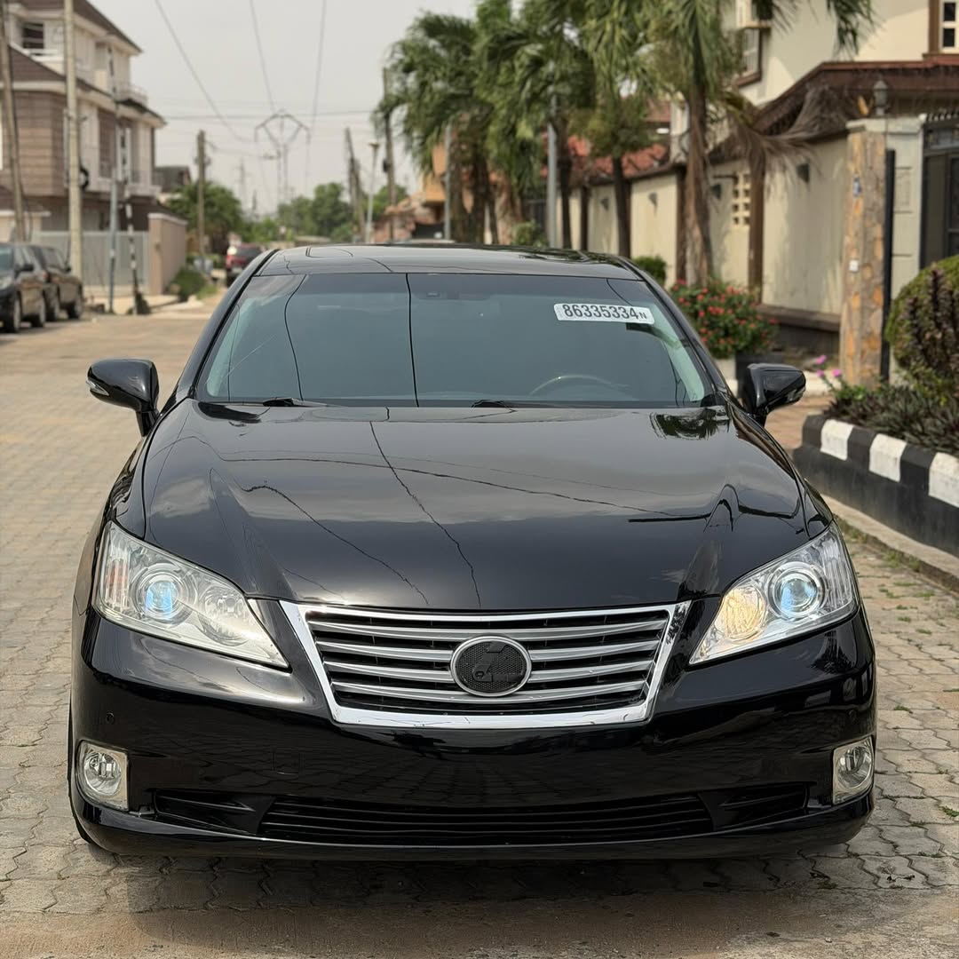 Blacked-Out 2010 Lexus ES350 V6: Luxury Unleashed