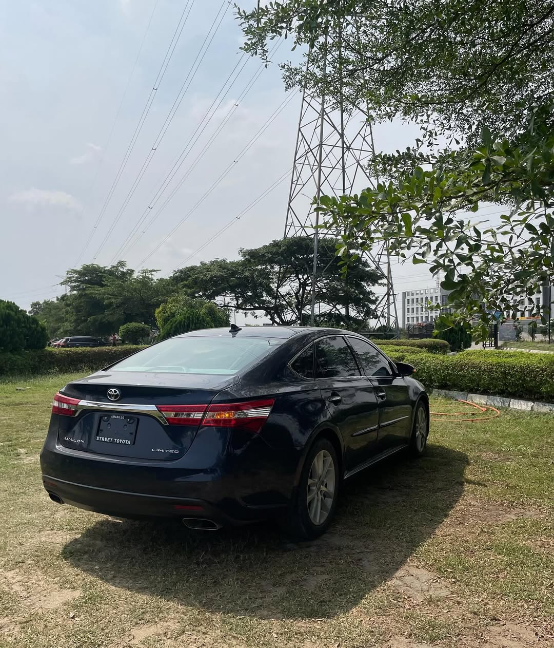 2014 Toyota Avalon Limited: Sunroof & Luxury Features