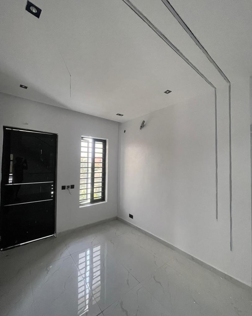 Elegant 5-Bed Dulex in Serene Lekki Estate