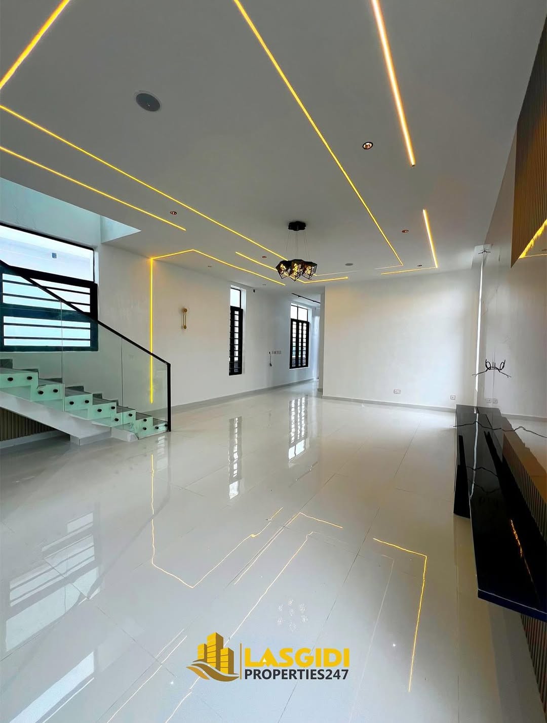 Stunning 5-Bed Duplex with Pool in Serene Lekki