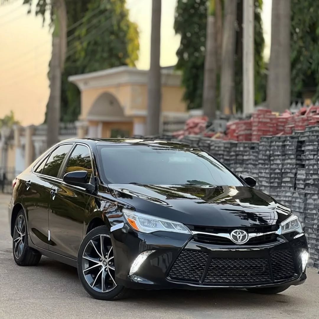 2016 Camry XSE V6: Untamed Power, Immaculate Condition