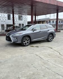 Luxury 3-Row Lexus RX350L w/ 360° Camera