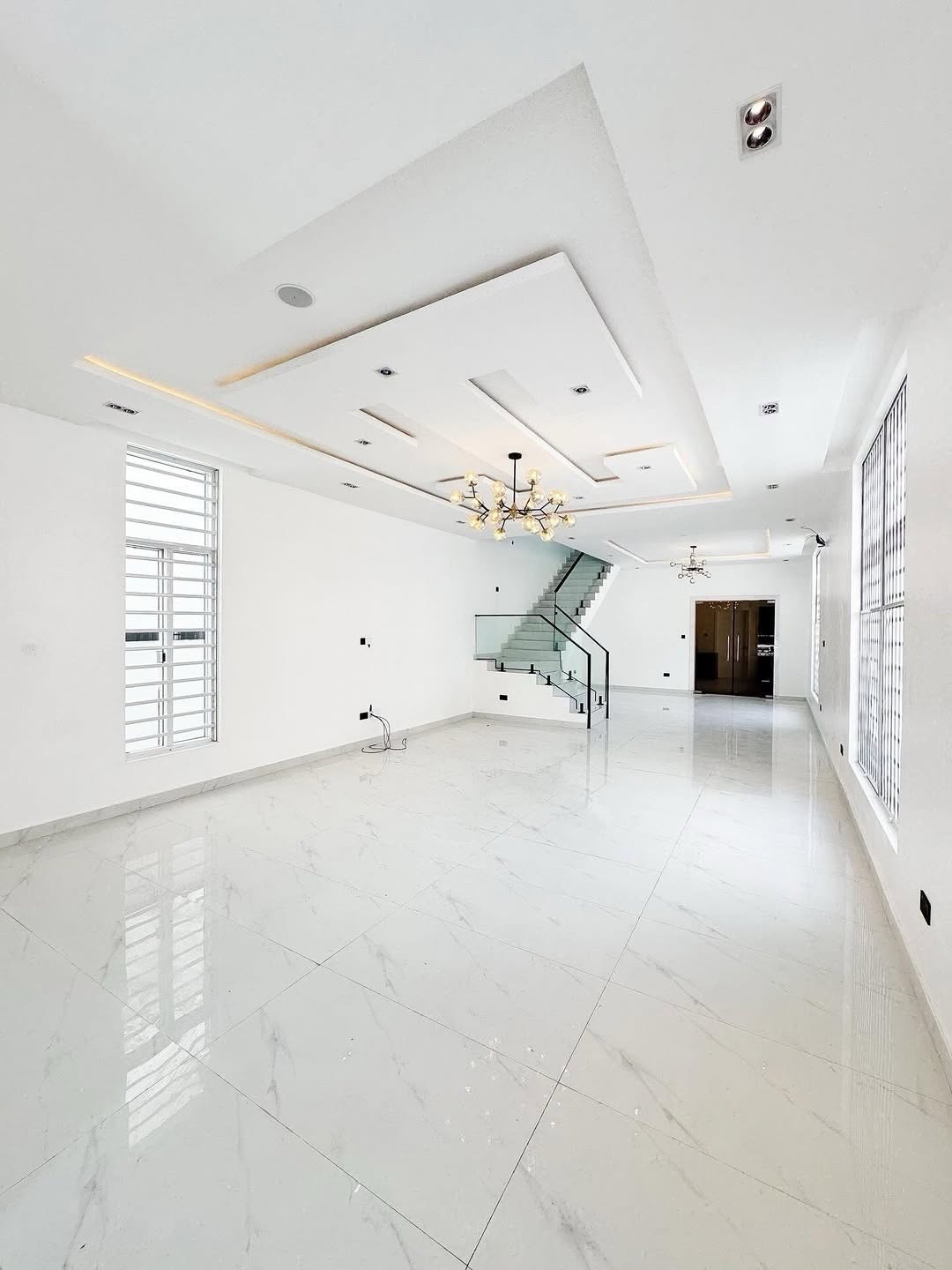 Lekki’s Ultimate 5-Bedroom Oasis with Pool & Rooftop