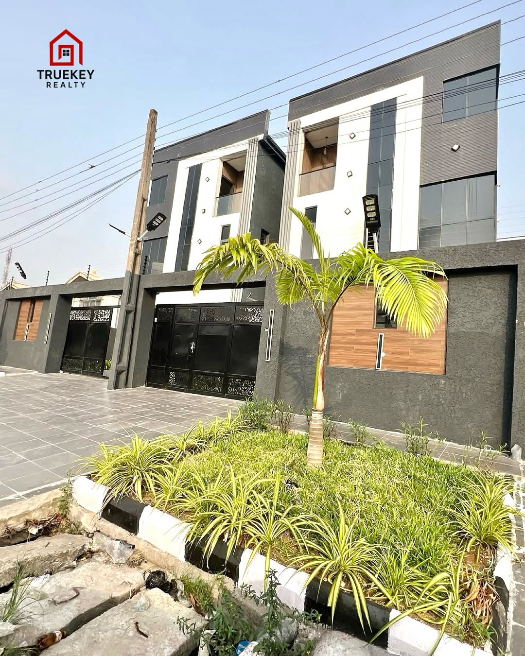 Lekki Phase 1: 5-Bedroom Duplex with Rooftop Terrace