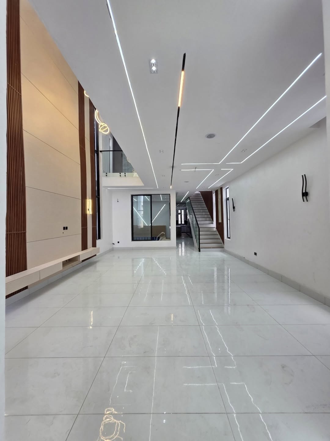 Ultimate 5-Bedroom Estate Gem with Private Pool in Lekki