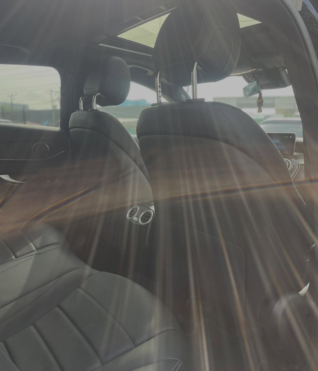 2022 Mercedes GLC300 Coupe: Luxury AWD, Sunroof & Tech