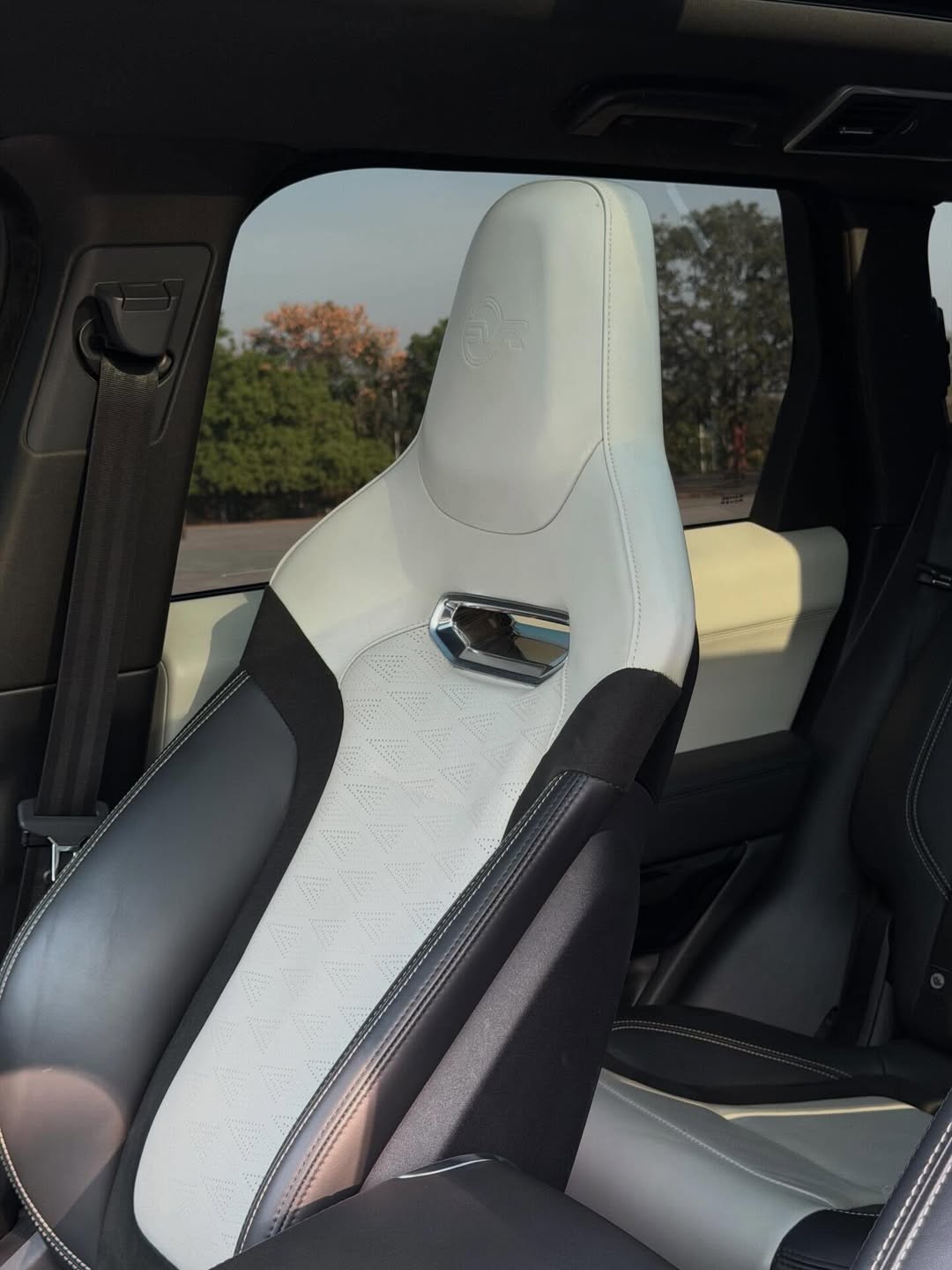 2019 Range Rover SVR: 575HP Beast, Fully Verified