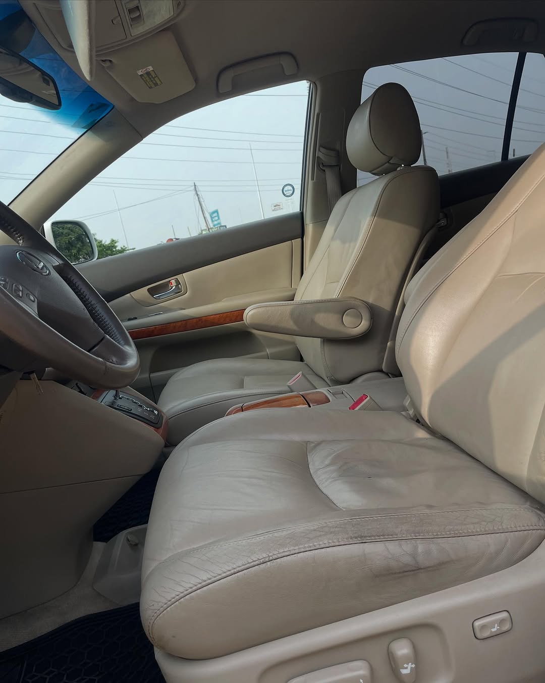 Luxury Lexus RX350: Unbeatable Lekki Deal