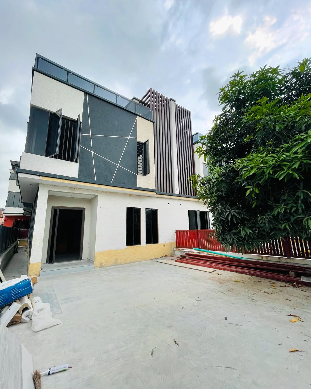 Lagos Luxury: 4-Bed Gated Estate Gem