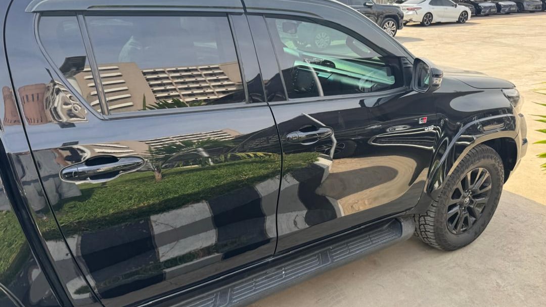 Unbreakable 2023 Hilux V6: Armored Power