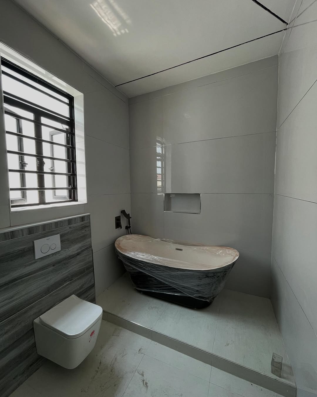 Lekki Phase 1 Palace: 5-Bed Duplex with Cinema & Pool