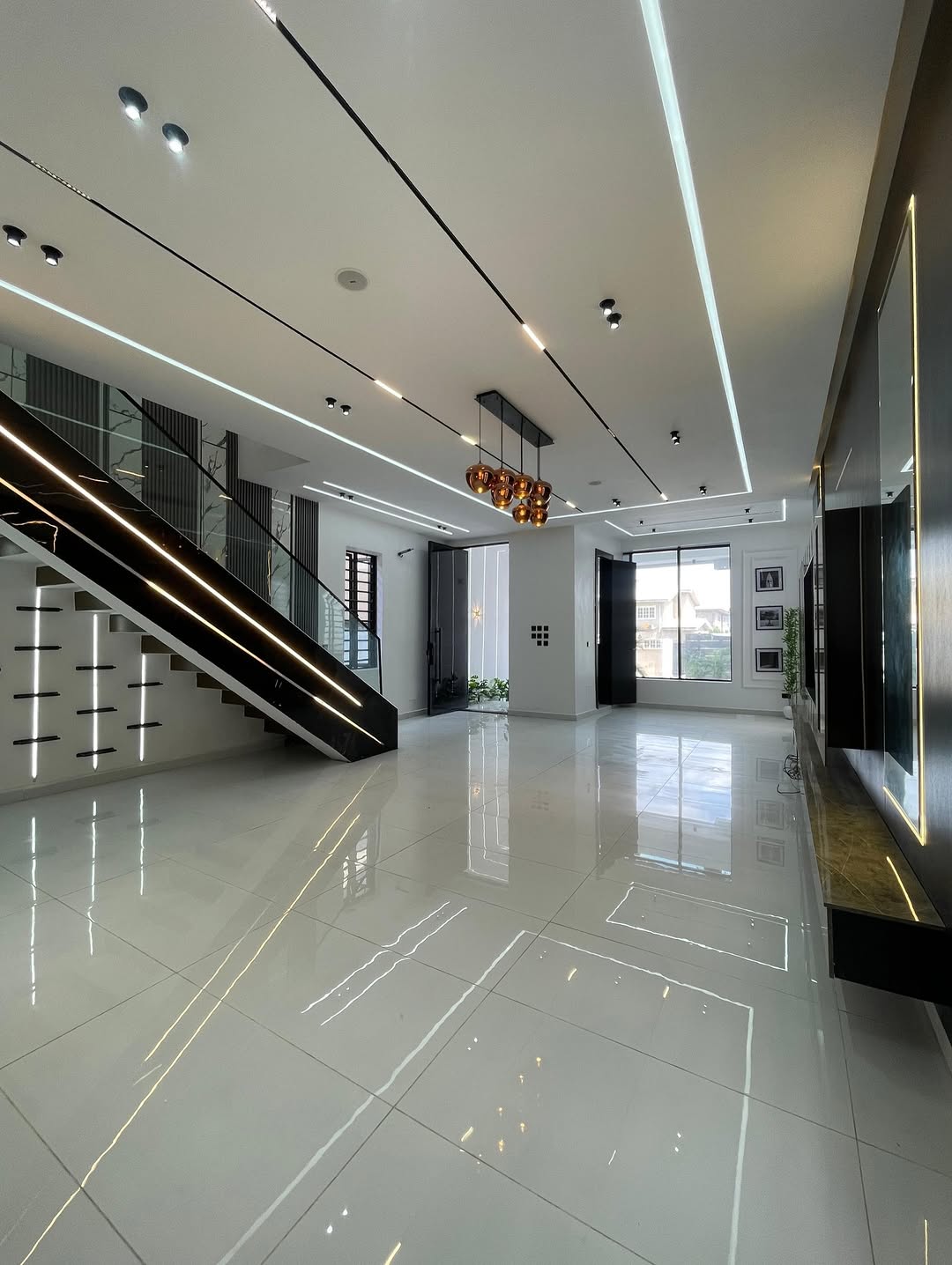 Your Dream 5-Bedroom Oasis in Ikota, Lekki