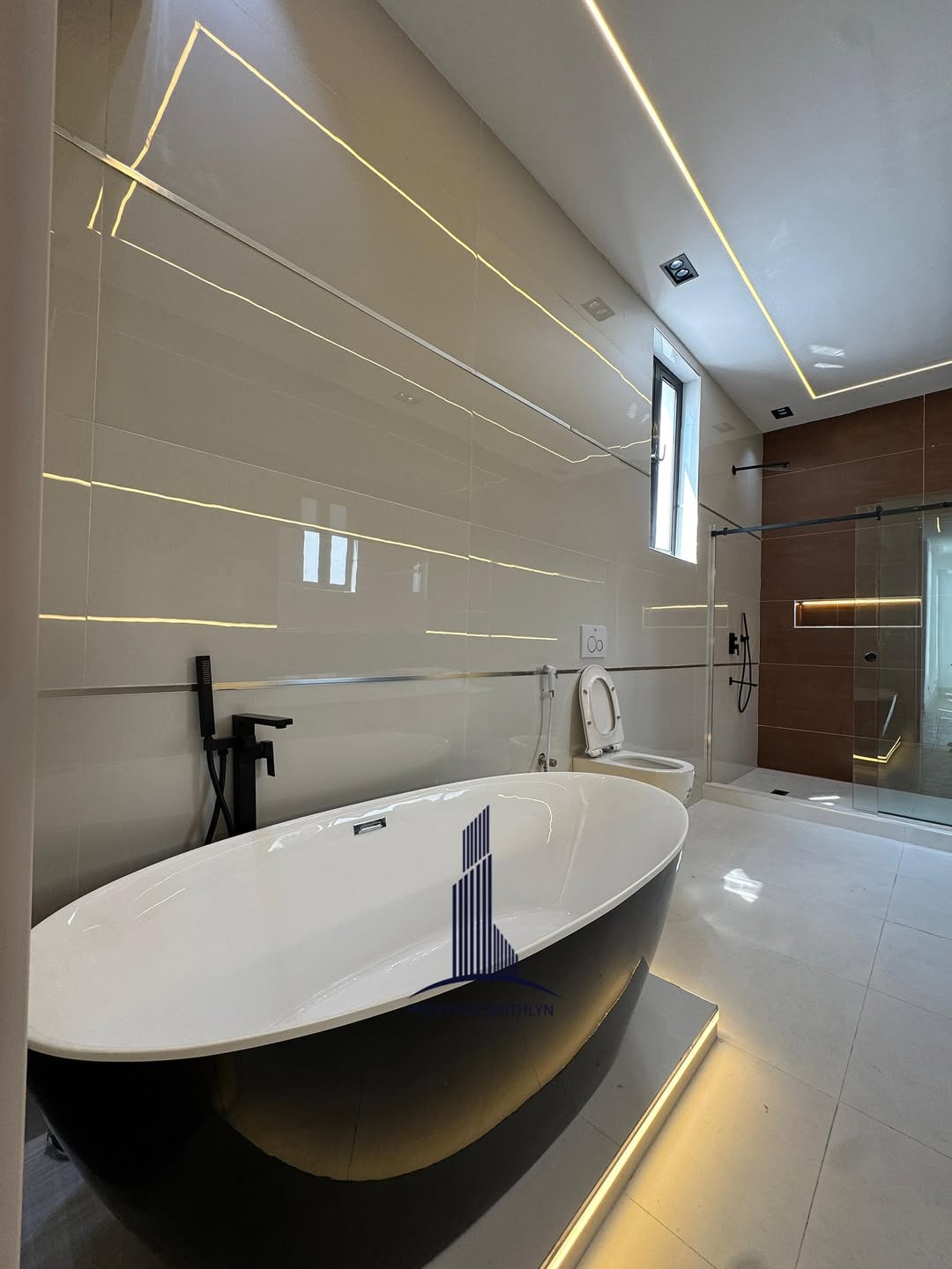 Cinema & Pool Paradise in Osapa London