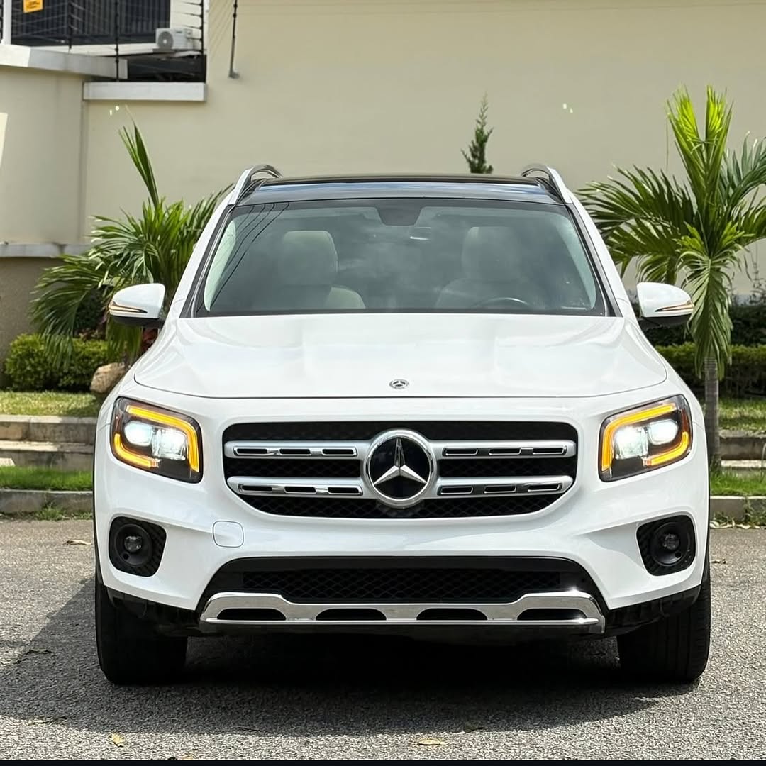 Luxury GLB SUV: Full Option & Panoramic Roof