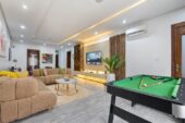 Stylish 2BR Haven with Pool & Gym in Banana Island