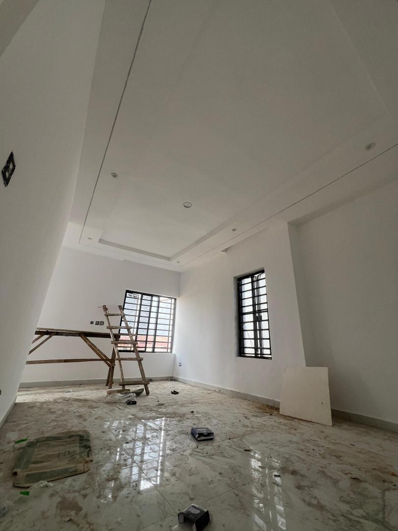 Magodo’s Finest: 4-Bedroom Haven with BQ & Prime Access