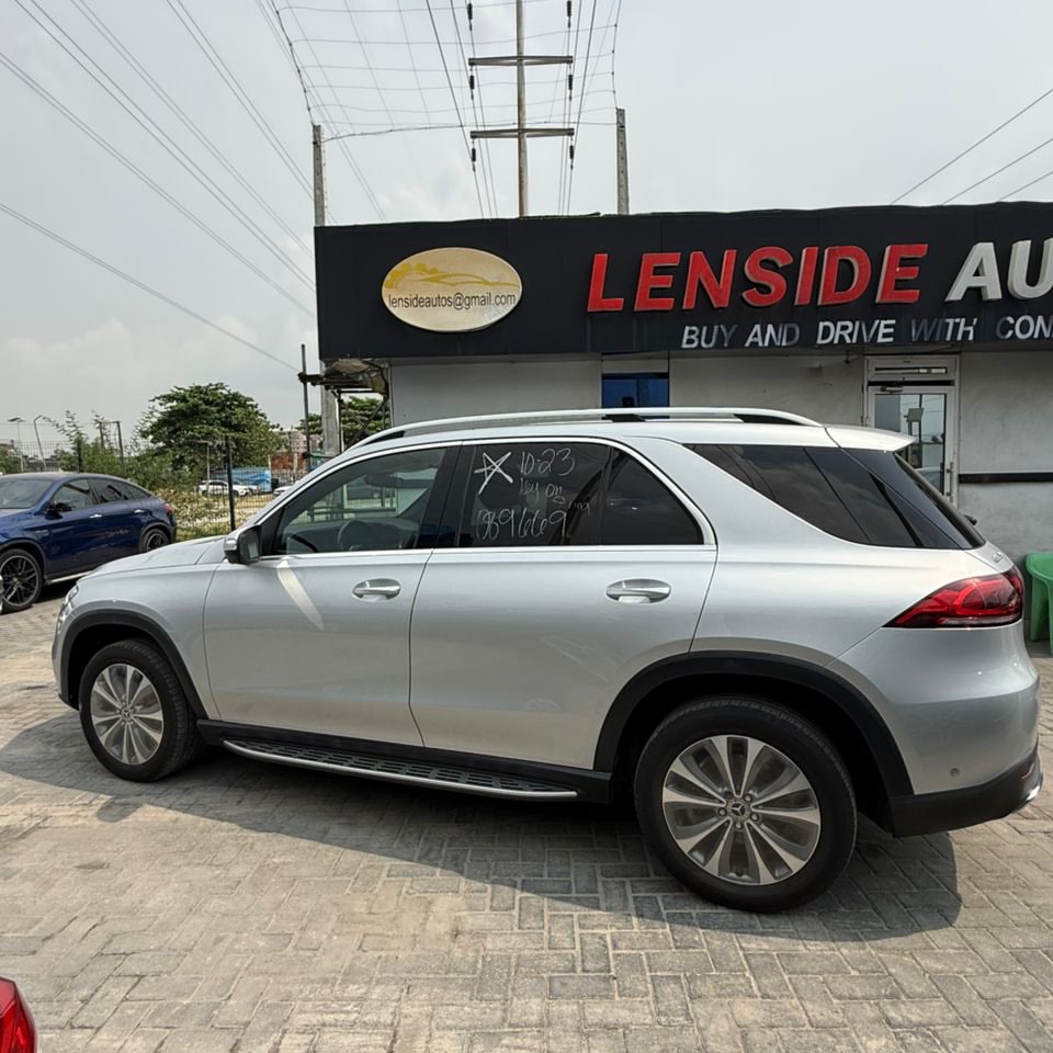 Luxury SUV: 2020 Mercedes GLE 350 w/ Panoramic Roof