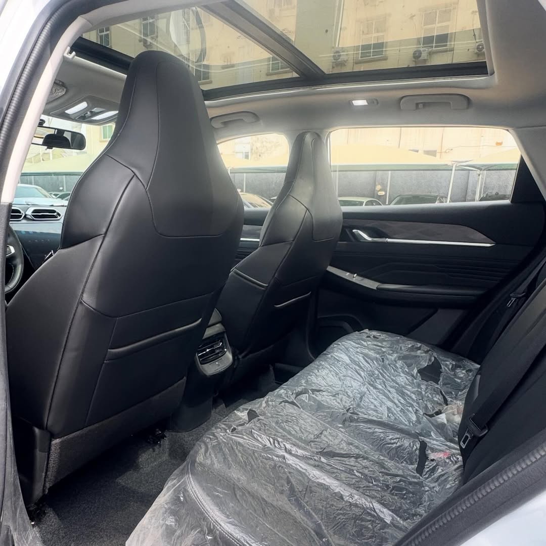 2025 Aeolus Mage: Futuristic Turbo Luxury, Zero Stories