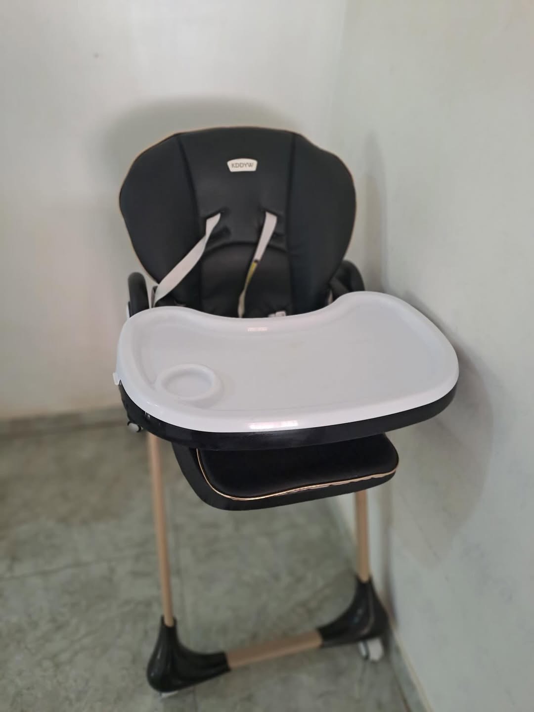 Luxury High Chair: Neat & Ready