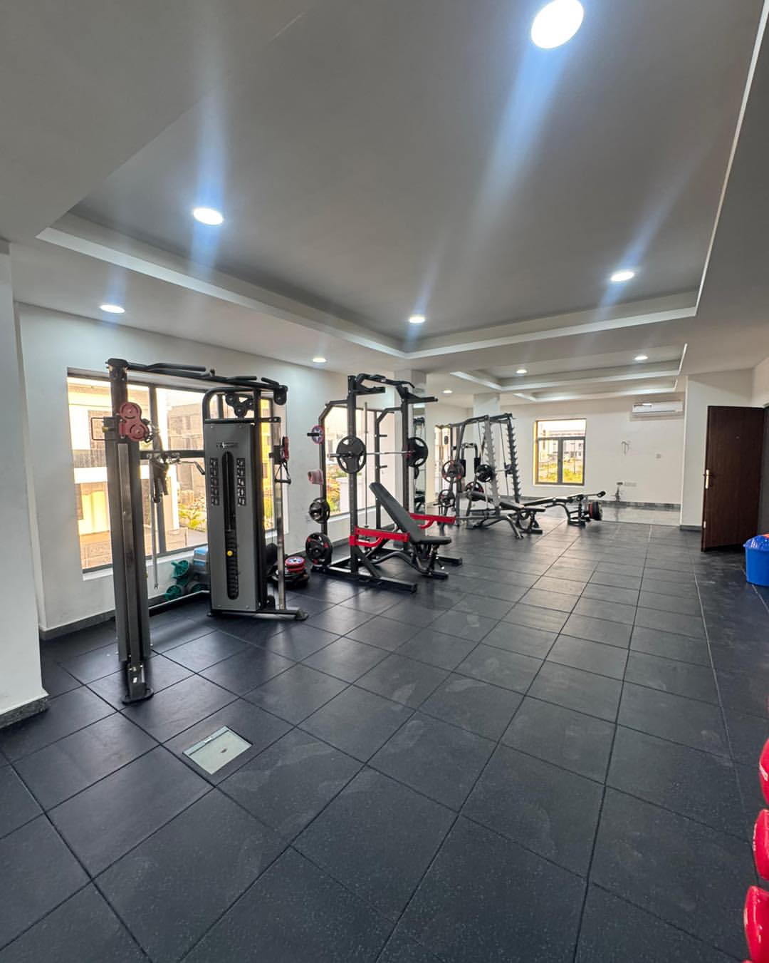 Majestic 5-Bed Rooftop Haven in Lekki