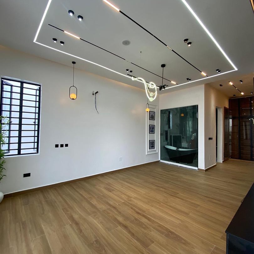 Exclusive 5-Bed Duplex with Pool & Smart Features