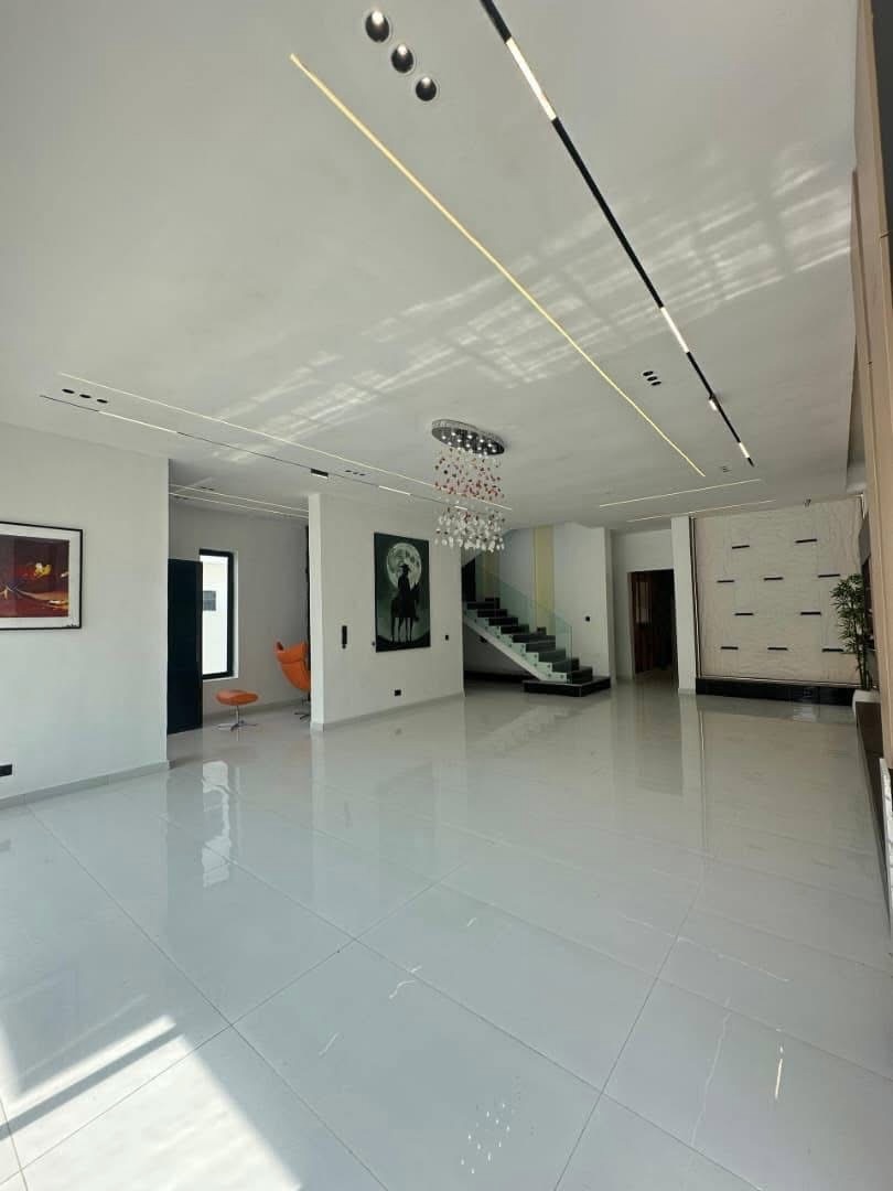 Lekki’s Ultimate 5-Bedroom Estate with Pool & BQ