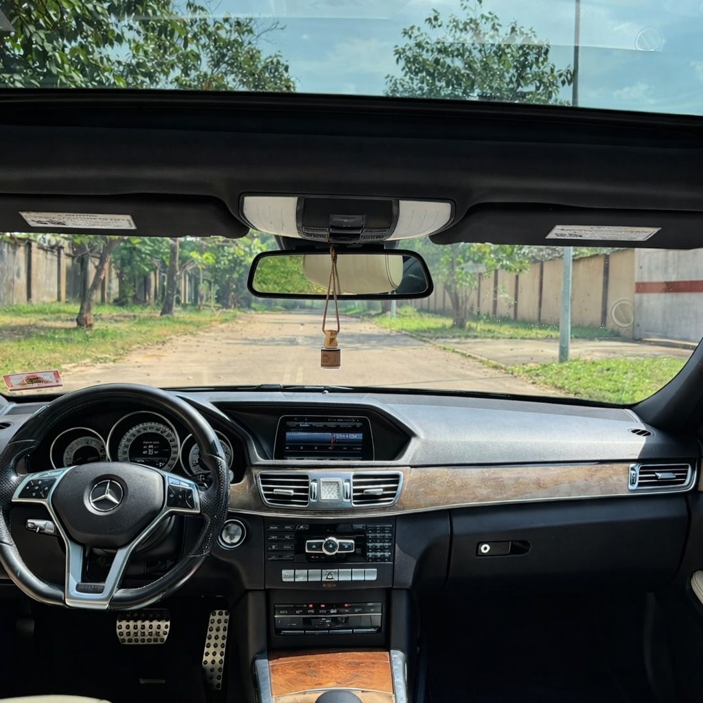 Luxury E350: Full Option, Perfect Condition