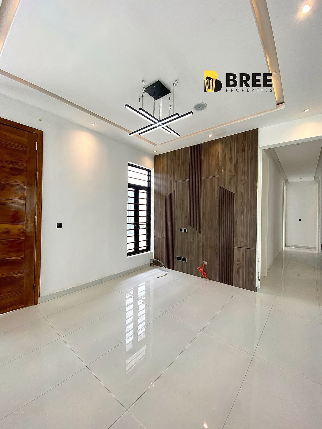 Stunning 5-Bedroom Oasis with Pool in Prime Lekki