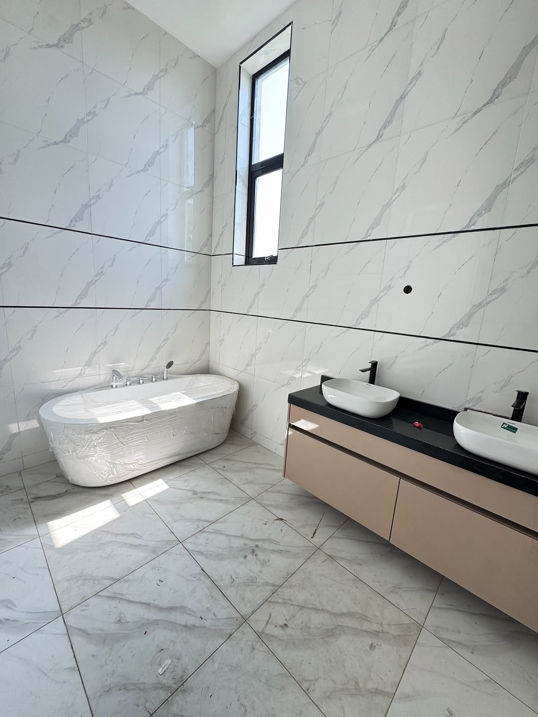 Lekki’s Ultimate 5-Bedroom Haven with Resort-Style Pool