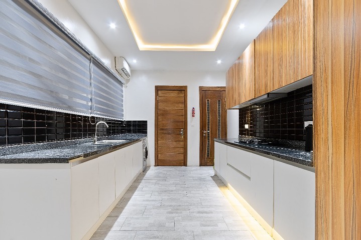 Live the Ikoyi Dream: 3BR Haven with Pool & Gym