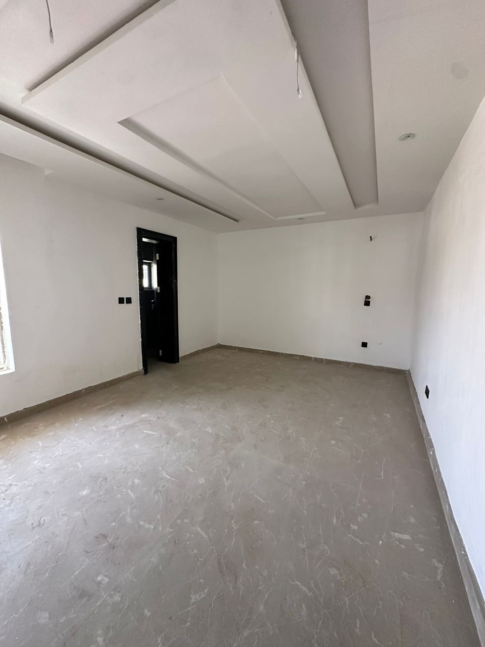 Stunning 3-Bed Duplex in Prime Idu!