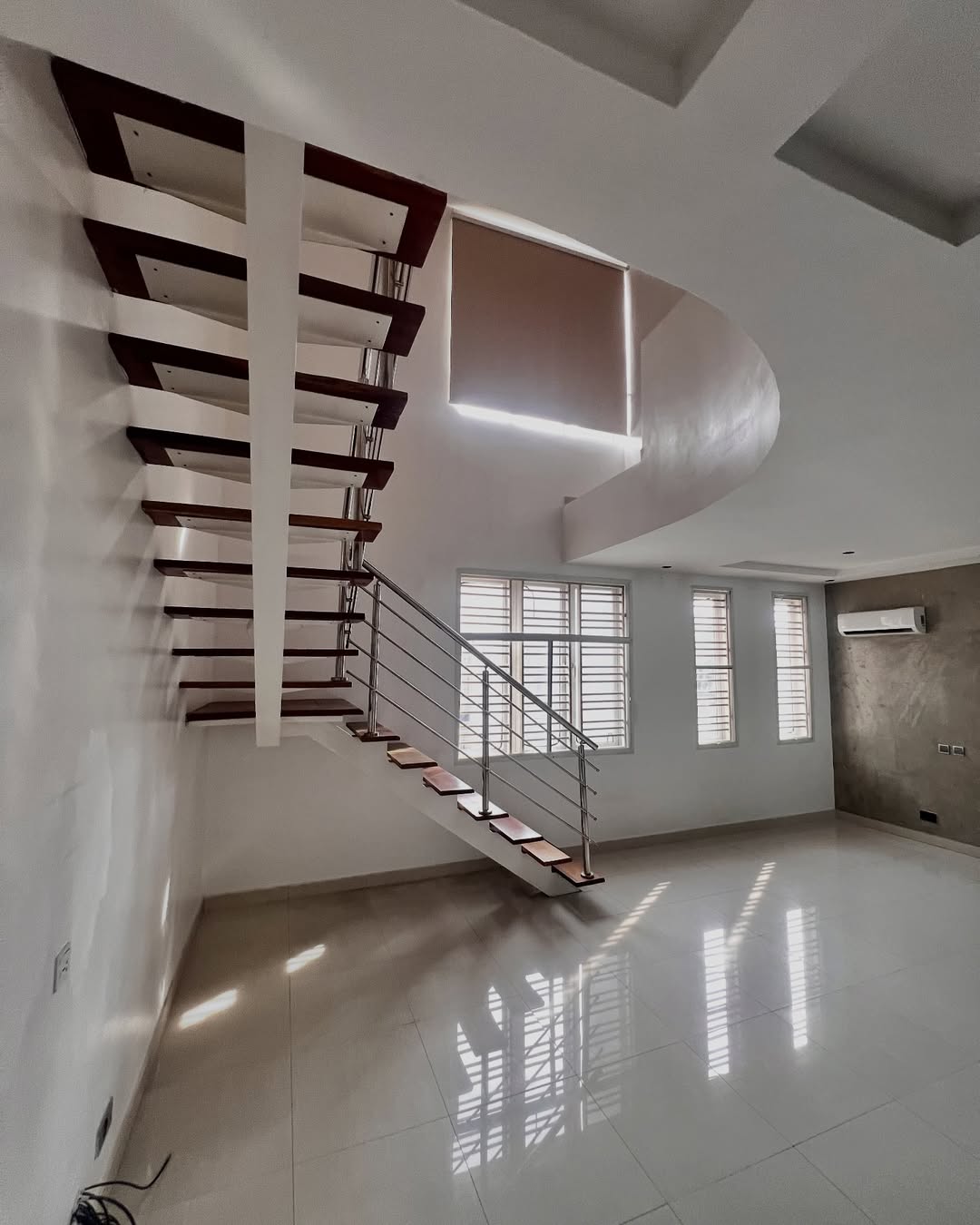 Luxury 5-Bed Ikate Estate Home with BQ & 24/7 Power